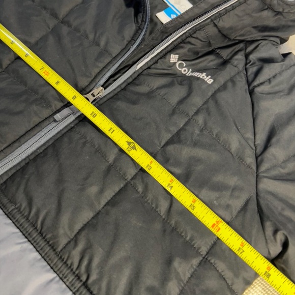 Columbia Boys Pine Pass Jacket Down Alternative Black and Gray Puffer Coat - Picture 7 of 9